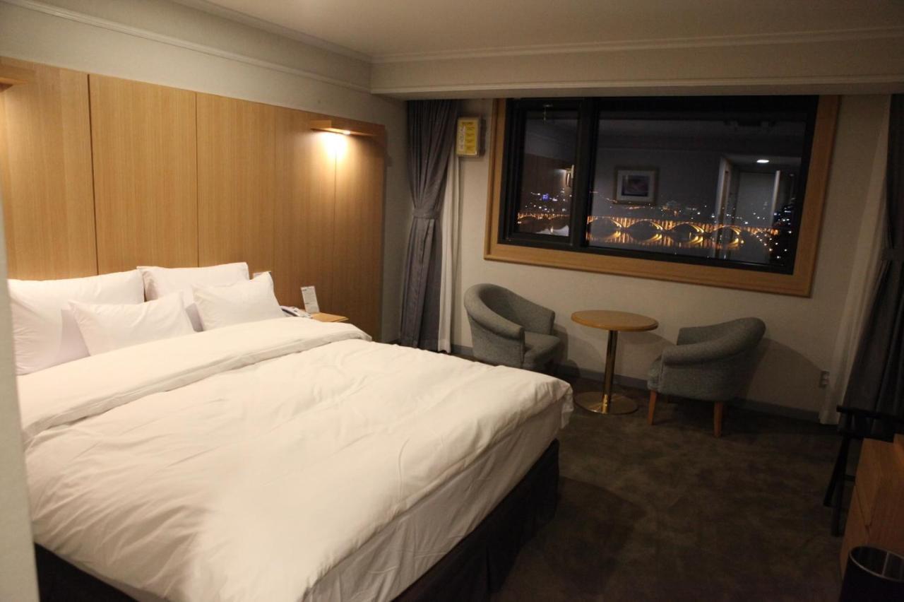 Hotel Dongbang Čindžu Exteriér fotografie